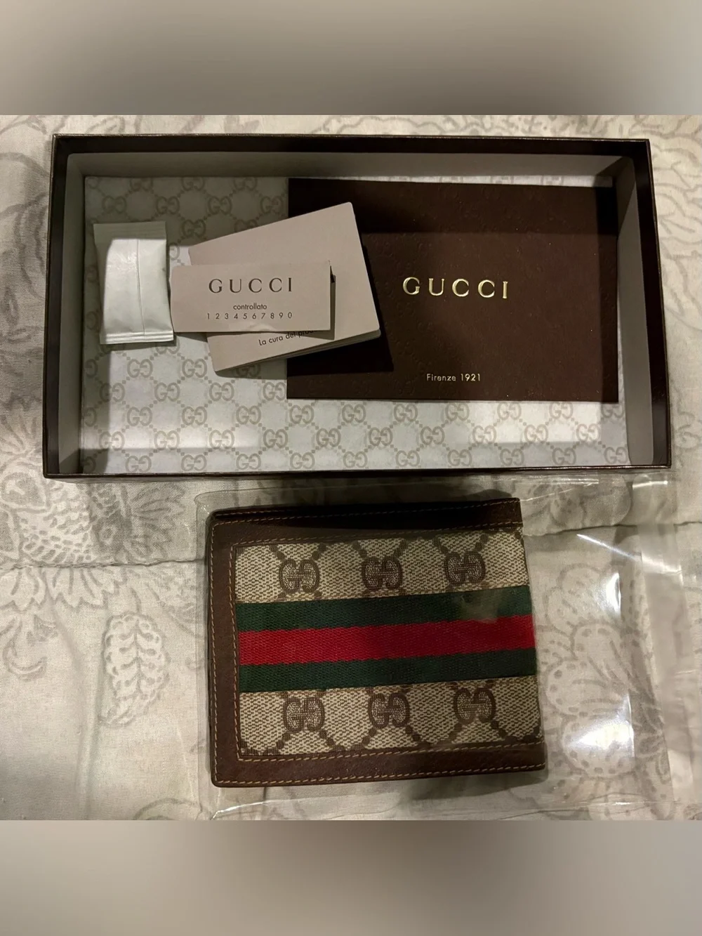 Gucci GG vintage bifold wallet